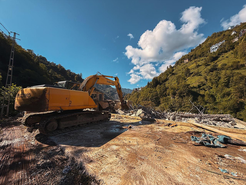 Fırtına Vadisi'nde onlarca kaçak yapı yıkıldı - Resim: 2