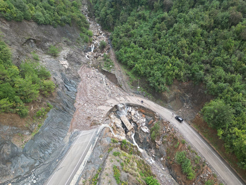 Hatay'ı vuran sağanak yağışların geride bıraktığı yıkım kamerada - Resim: 2