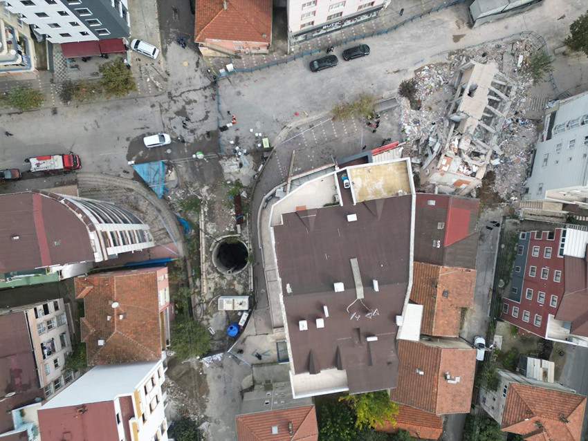 Çöken bina bir aileye mezar olmuştu: O sokakta 45 aile evsiz kaldı - Resim: 3