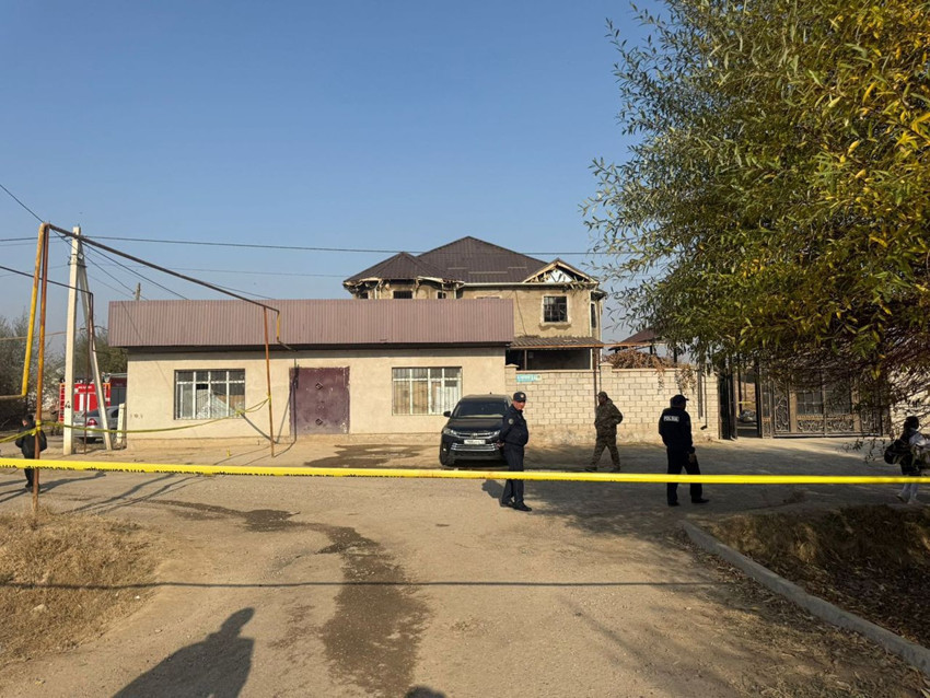 Kazakistan’da büyük facia: Alevler evi sardı, 9’u çocuk 12 kişi öldü - Resim: 1