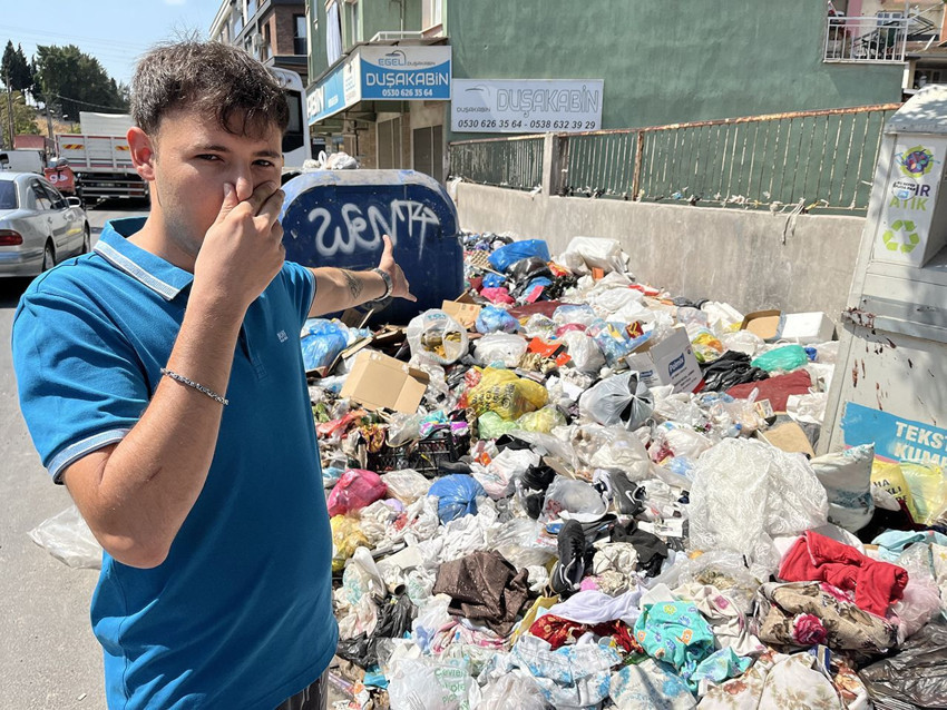 Ege'nin incisinde karasinek istilası: Çöp krizi İzmir'de yaşamı alt üst etti! - Resim: 1