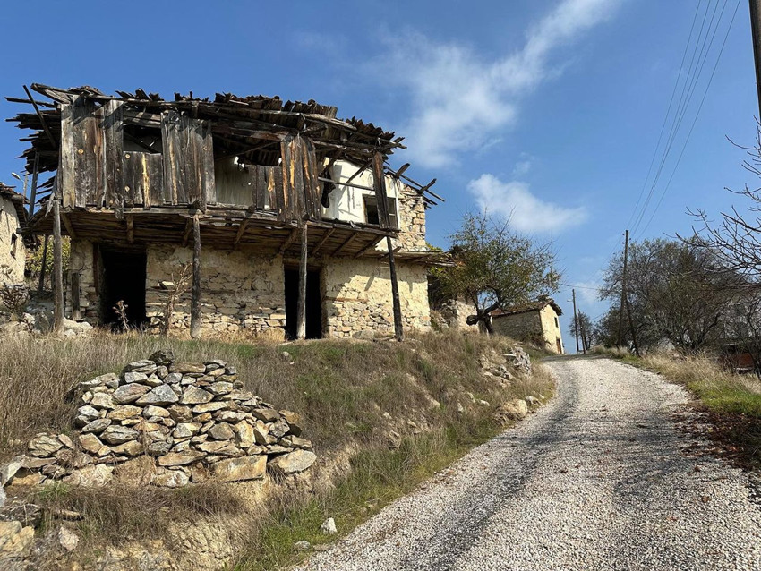 Türkiye'nin 450 yıllık köyünde artık sadece 4 kişi yaşıyor... - Resim: 2