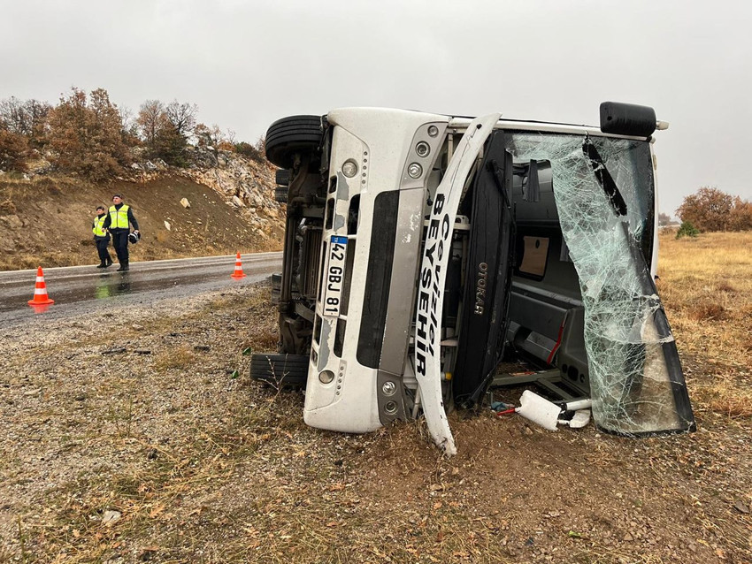 Okul servisi devrildi; 28'i öğrenci 29 yaralı var! - Resim: 4