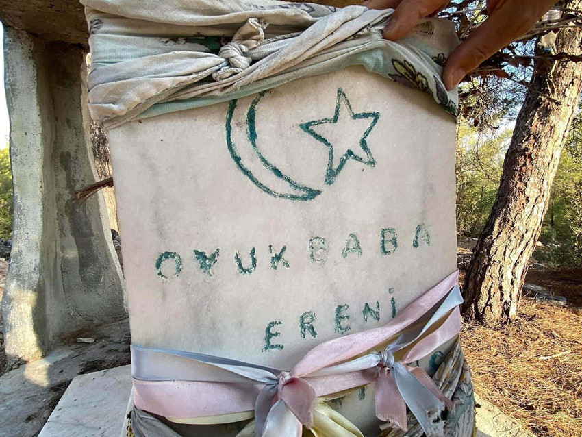 Hazine arayan defineciler 3 asırlık tarihi mezarı talan etti - Resim: 4