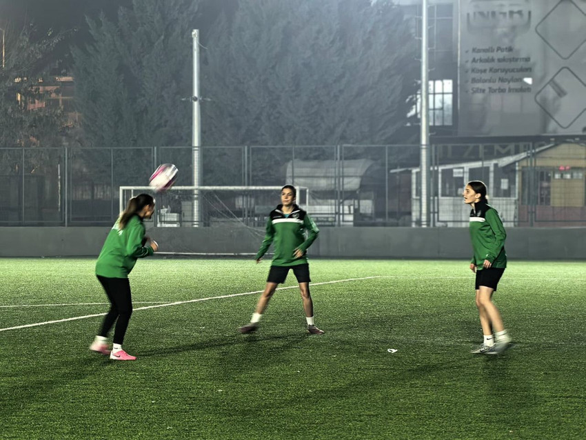 Bu genç kızlar doğup büyüdükleri yerde kendi yaşlarından büyük rakiplerine meydan okuyor - Resim: 4