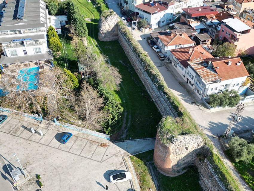 Papa geldi gitti, tarihi noktadaki arsanın sahibi arsasını ilana koydu - Resim: 3