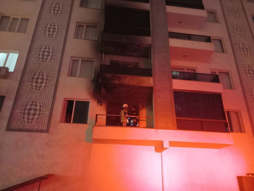 Eşinin hakkında uzaklaştırma kararı aldırdığını görünce, evini ateşe verdi - Resim: 2