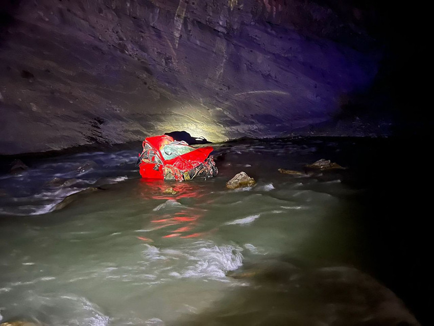 Gece yarısı kahderen haber: Bir araç Zap suyuna uçtu, genç kadın hayatını kaybetti - Resim: 2