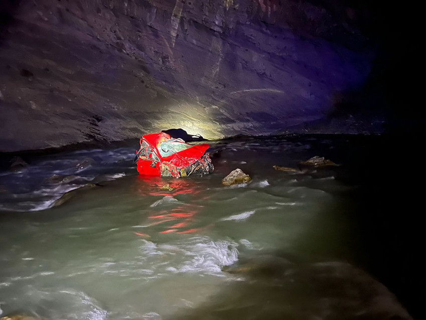 Gece yarısı kahderen haber: Bir araç Zap suyuna uçtu, genç kadın hayatını kaybetti - Resim: 3