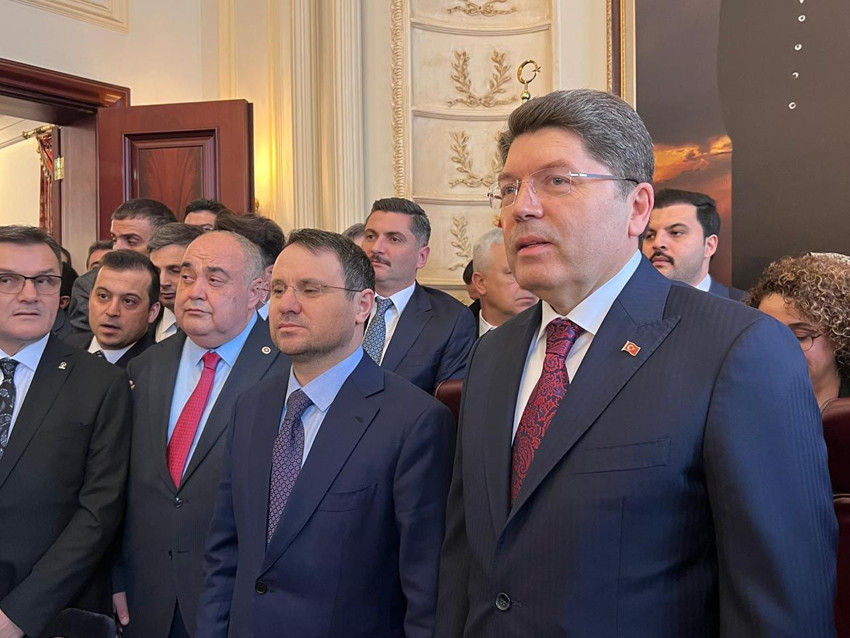 Akın Gürlek, Adalet Bakanlığı görevini devraldı! Devir teslim töreninde koltuk krizi - Resim: 4