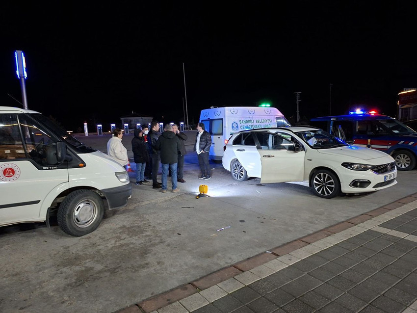 Dinlenme tesisinde günlerdir park halinde duran otomobilden ceset çıktı - Resim: 2