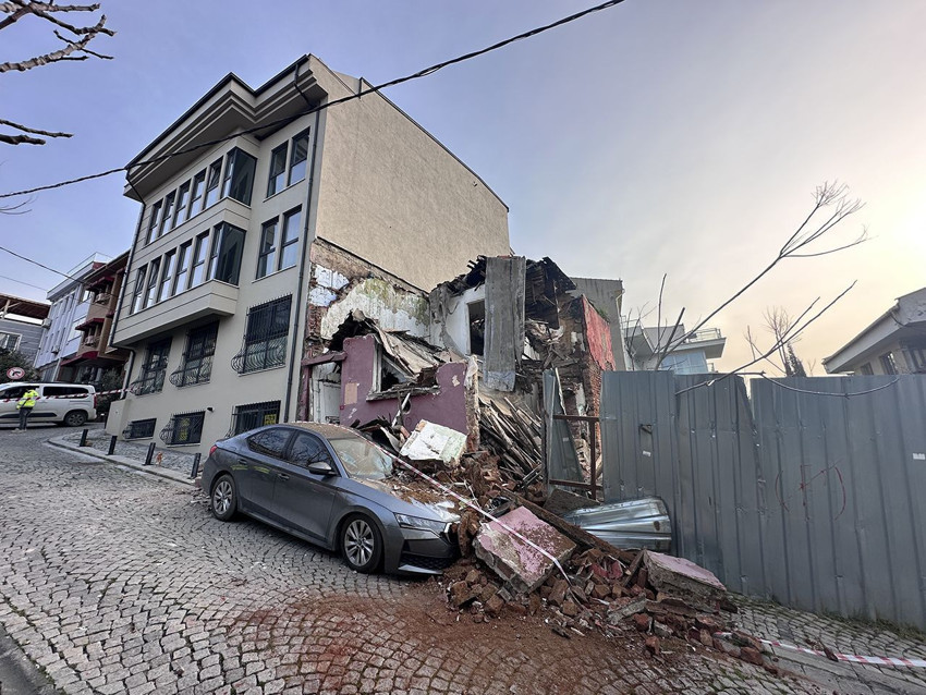 İki katlı bir bina, bir anda çöktü! Vatandaş ''uyardık ama dinlemediler'' diyerek isyan etti - Resim: 2