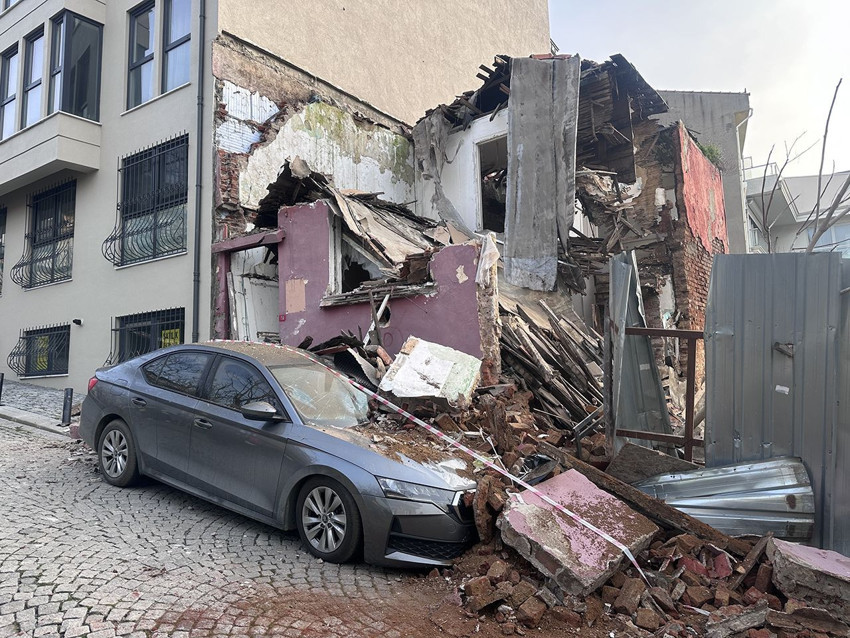 İki katlı bir bina, bir anda çöktü! Vatandaş ''uyardık ama dinlemediler'' diyerek isyan etti - Resim: 3