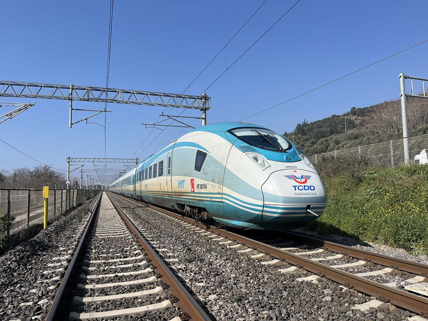 Hızlı tren hattında feci ölüm... Tel örgüleri aşıp raylara atladı, hızlı trenin altında can verdi! - Resim: 3