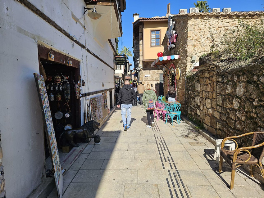 Tarihi Bereket Tanrısı heykelcikleri için ''müstehcenlik'' şikayeti tüm esnafı yaktı! - Resim: 3