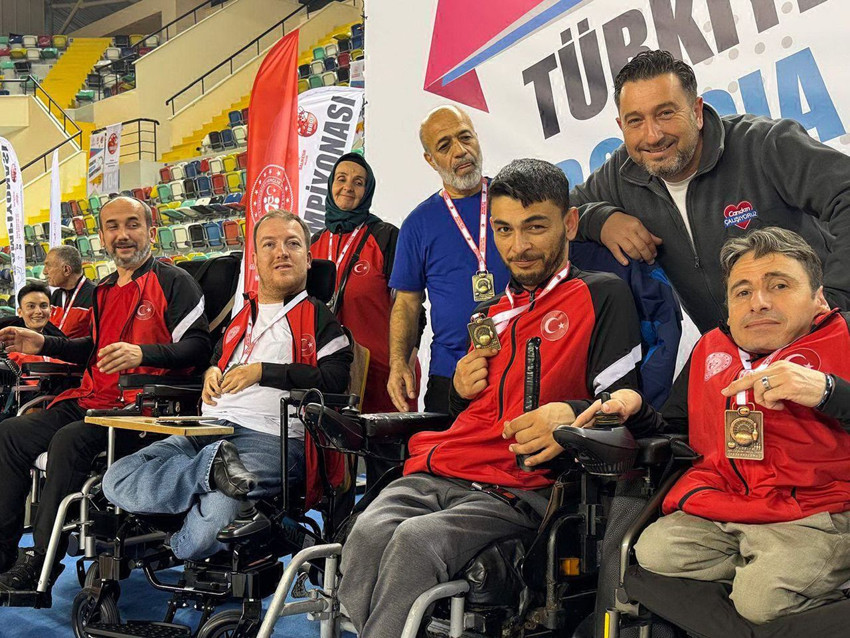 Bedensel engeli nedeniyle yıllarca evden çıkmamıştı... Sıra dışı atışıyla Türkiye şampiyonu oldu! - Resim: 4