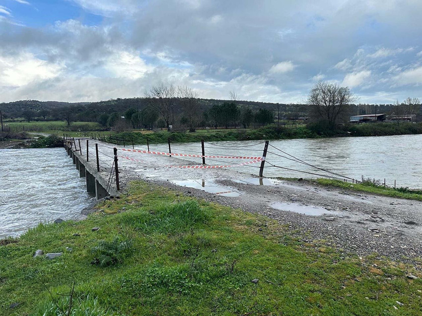 Çanakkale'de sağanak yağış hayatı felç etti - Resim: 3