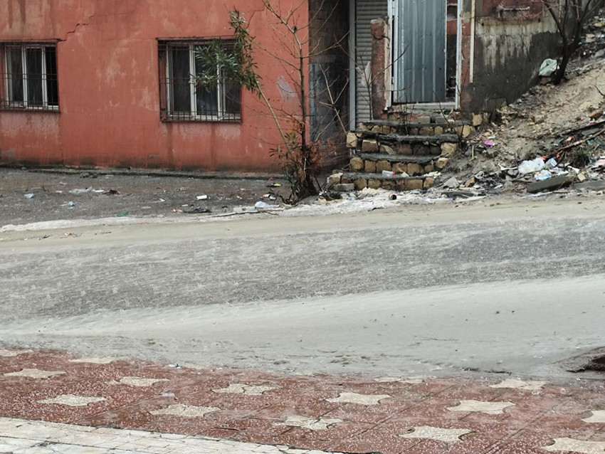 Yarım saat yetti! Sağanak yağış cadde ve sokakları göle çevirdi - Resim: 4