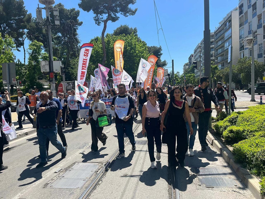 Dört belediyenin memurları, iş bırakıp CHP il binasına yürüdü - Resim: 4
