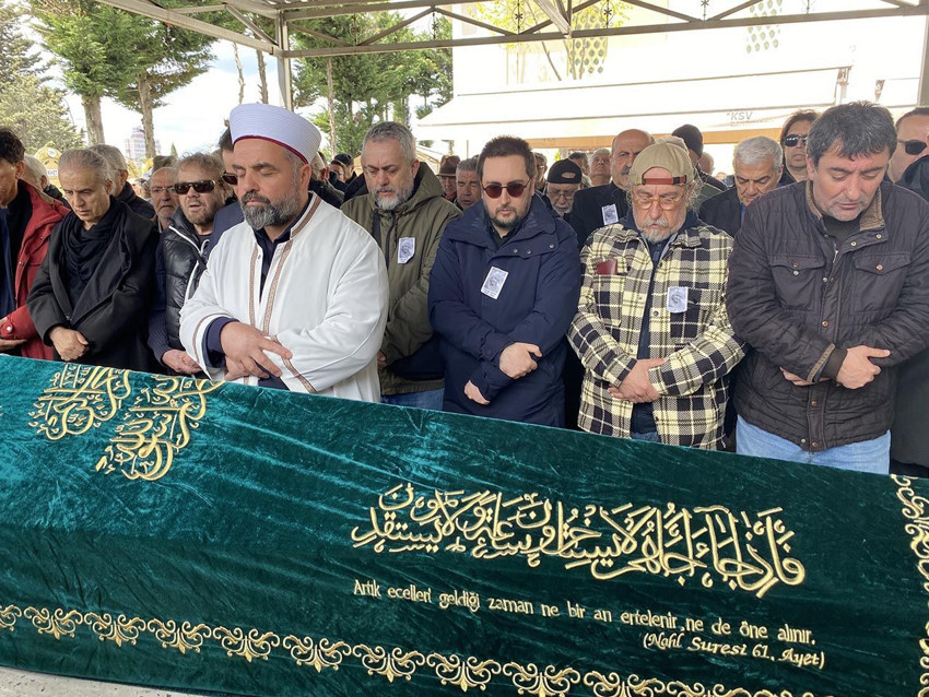 Usta sanatçı Tülay Özer'e veda! Zerrin Özer cenazeye katılamadı - Resim: 2