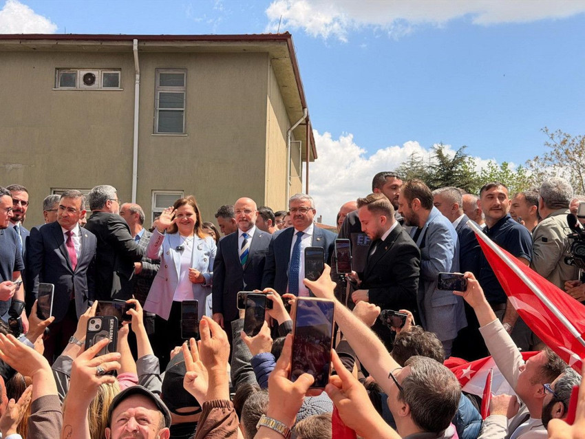 CHP'den AK Parti'ye geçti, ''Cumhurbaşkanı Erdoğan'ın önderliğinde'' deyip müjde siyasetine başladı - Resim: 2