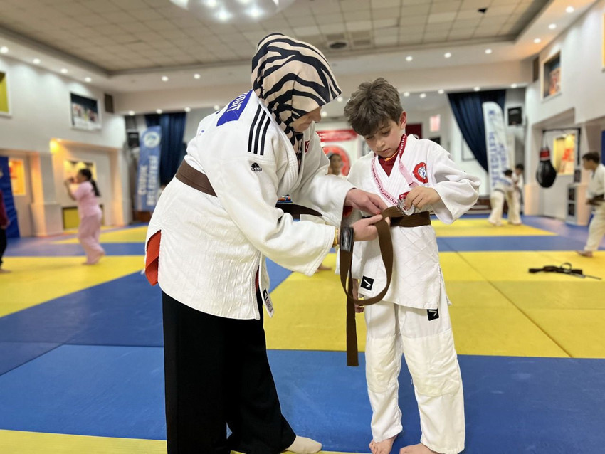 62 yaşındaki anneannesinin çalıştırdığı 9 yaşındaki Aras judoda Türkiye 3'üncüsü oldu - Resim: 2