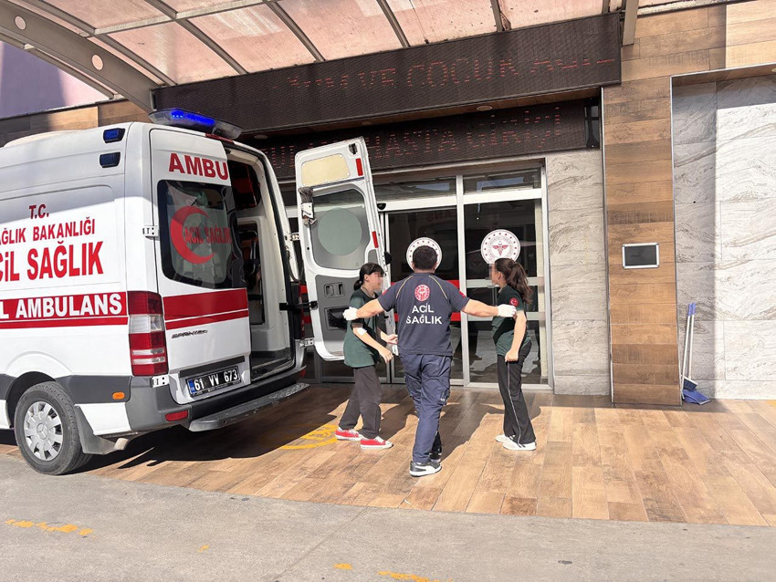 Trabzon'da okulda panik: 12 öğrenci hastaneye kaldırıldı - Resim: 4