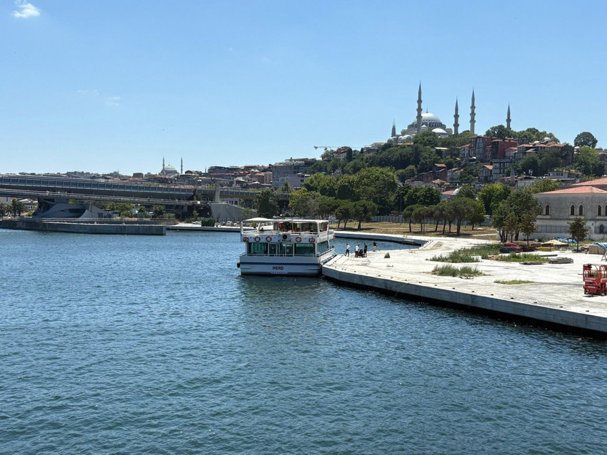 Haliç'teki tekne kazası kamerada: Köprüye çarpan tur teknesinden düşen bir kişi ölmüştü... - Resim: 3