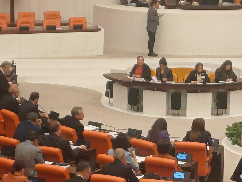 24 yıl sonra bir ilk: TBMM'de oturma d&uuml;zeni değişti - Resim: 3