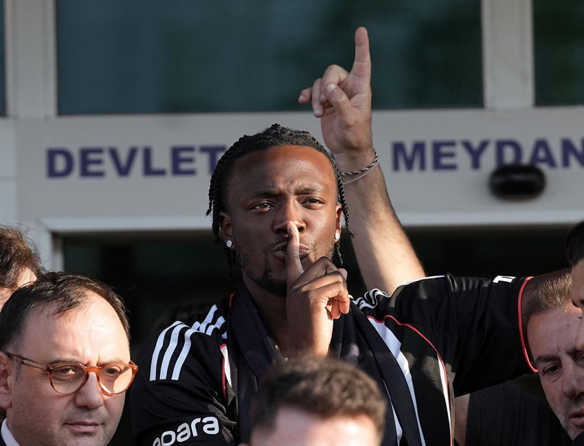 Beşiktaş'ın yeni golcüsü Tammy Abraham İstanbul'a geldi - Resim: 4