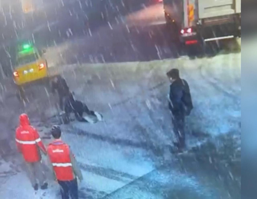 Akaryakıt istasyonunda iş insanına bıçaklı saldırı kamerada - Resim: 2