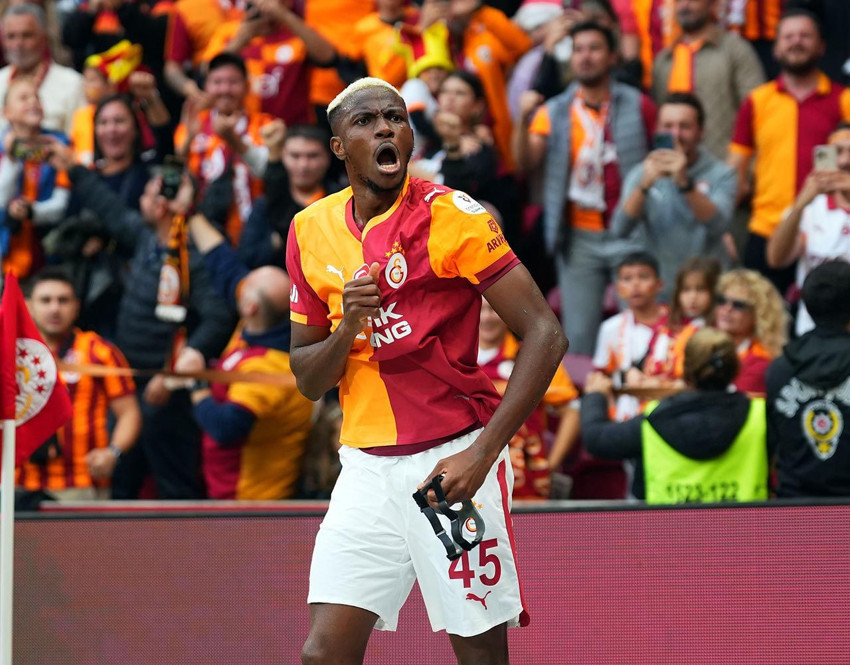 Dünya devi Galatasaray'ın yıldızı Osimhen'i istiyor! - Resim: 2