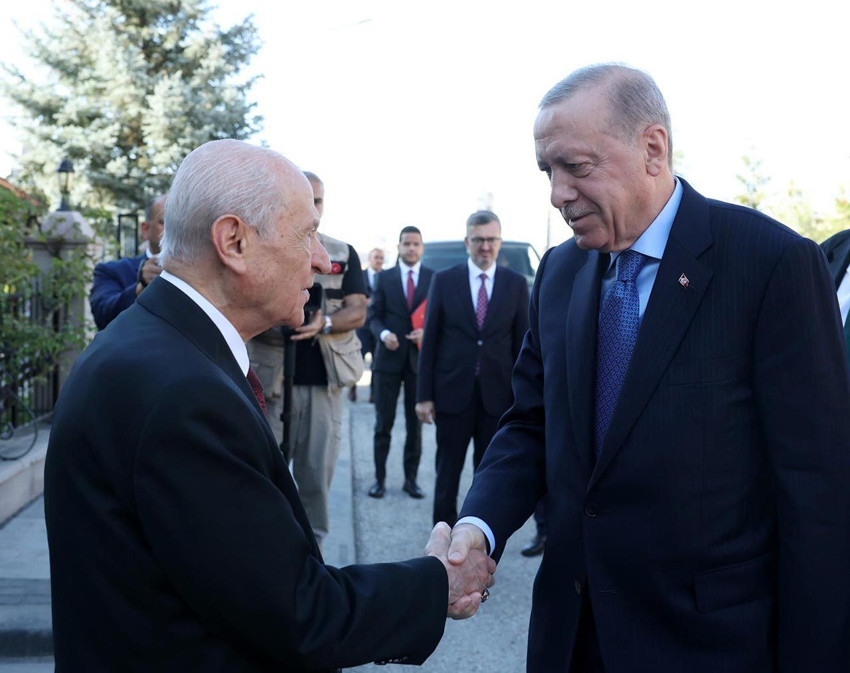 Ankara'da sürpriz zirve: Erdoğan, Bahçeli'yi evinde ziyaret etti - Resim: 1