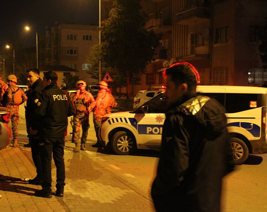 Tüfekle etrafa ateş açan şahıs 3 saatte ikna edildi - Resim: 3