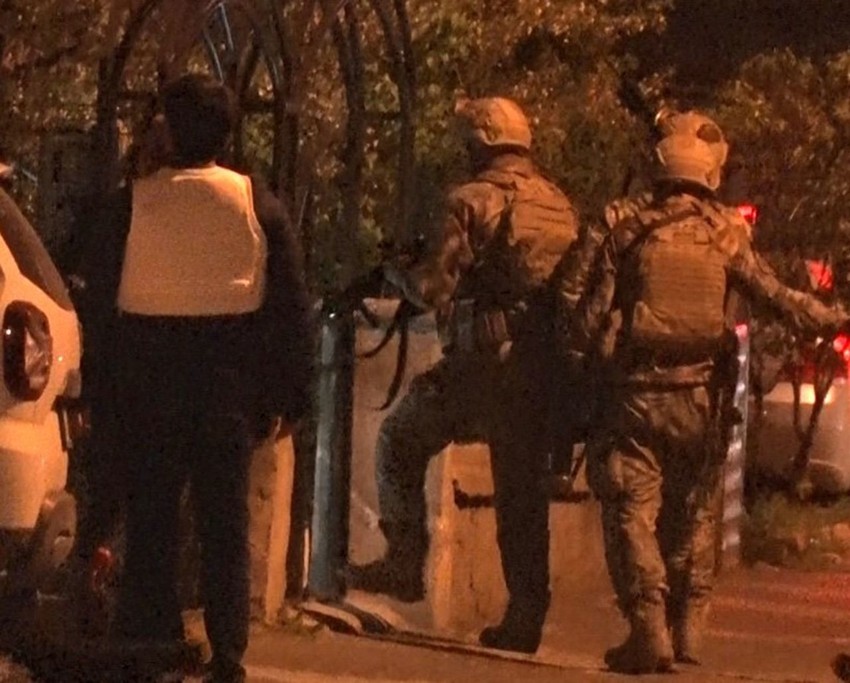Tüfekle etrafa ateş açan şahıs 3 saatte ikna edildi - Resim: 2