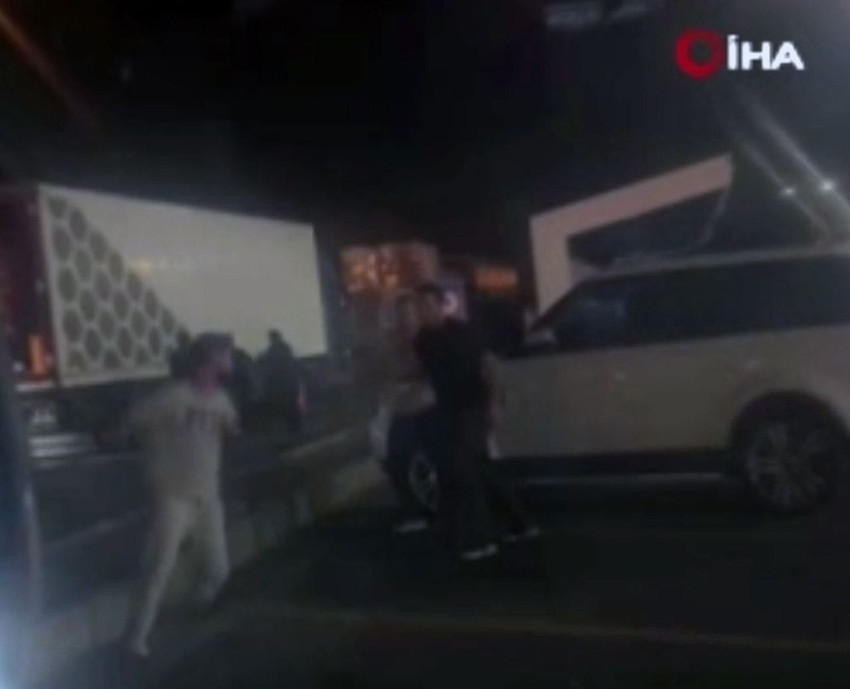 İstanbul'daki dinlenme tesisinde yaşandı... Bir yolcuyu döve döve otobüsten attılar - Resim: 4