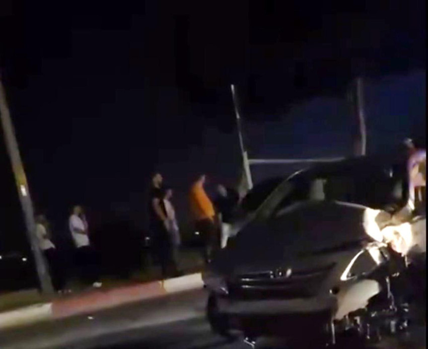 Kaldırımda yürüyen baba ile oğlu feci şekilde can verdi - Resim: 2