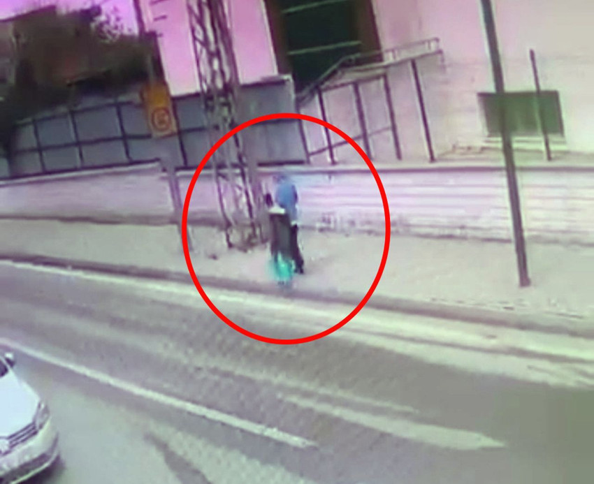 Elektrik direğinden kopan kablo bir çocuğun kabusu oldu - Resim: 2