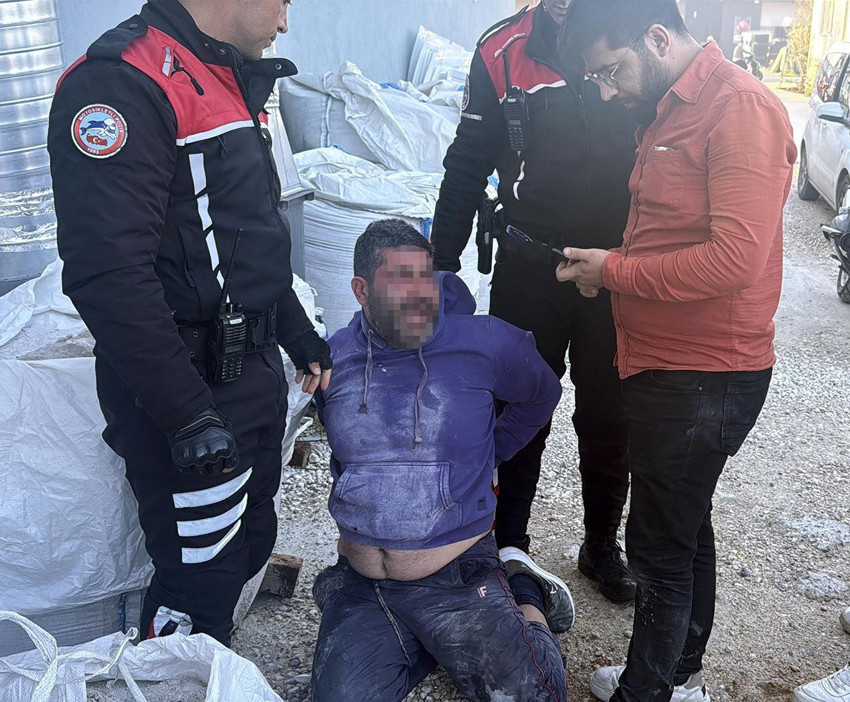 Maaşını alamayınca iş yerini ateşe verdi, öfkesi dinmedi: ''Ben burayı yine yakarım'' - Resim: 3