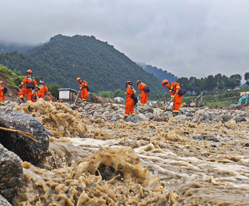 Korku filmi değil gerçek: Sel felaketinde ölü ve kayıp sayısı artıyor - Resim: 1