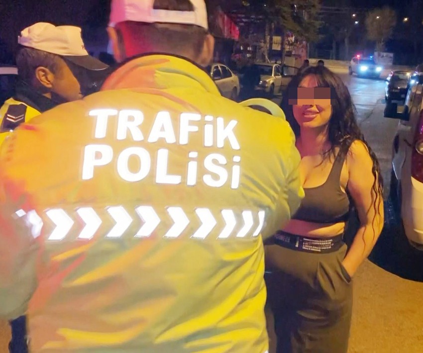 Polisten kaçtılar, ''filtreli çekin makyajım yok'' deyip gazetecilere saldırdılar! - Resim: 4
