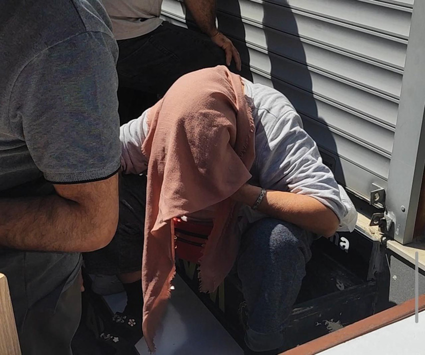 ''Ne alırsan 100 TL'' kampanyası izdiham yarattı: Birbirlerini ezdiler! - Resim: 6