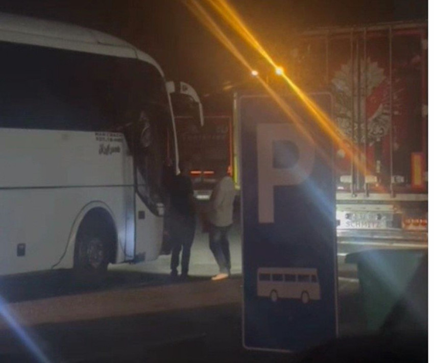 İstanbul'daki dinlenme tesisinde yaşandı... Bir yolcuyu döve döve otobüsten attılar - Resim: 2