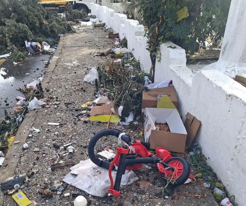 Mersin'i peşpeşe hortumlar vurdu: Evler, seralar her yer birbirine girdi - Resim: 4