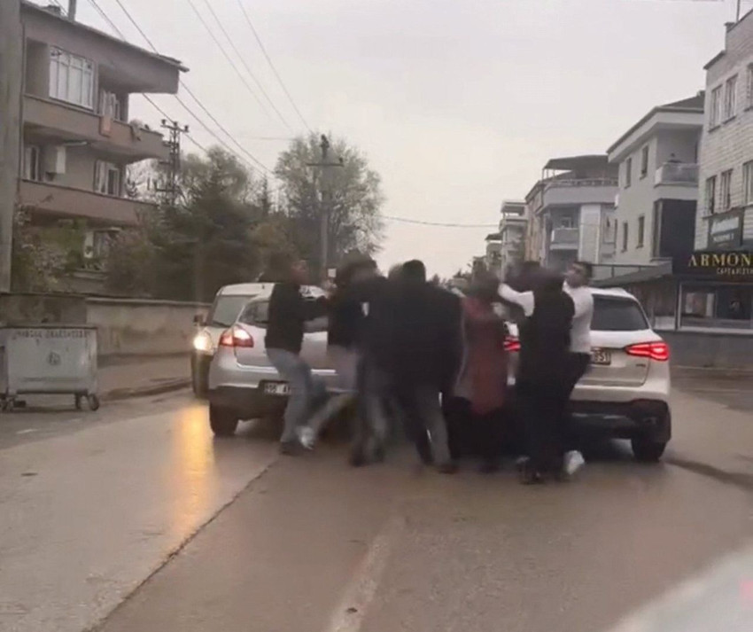 Yol verme tartışması meydan savaşına döndü - Resim: 2