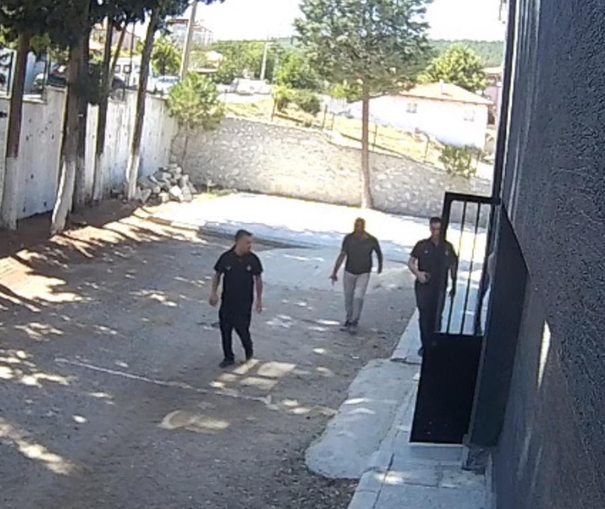 Belediye başkanı, zabıta memurlarını sopayla darbetti - Resim: 3