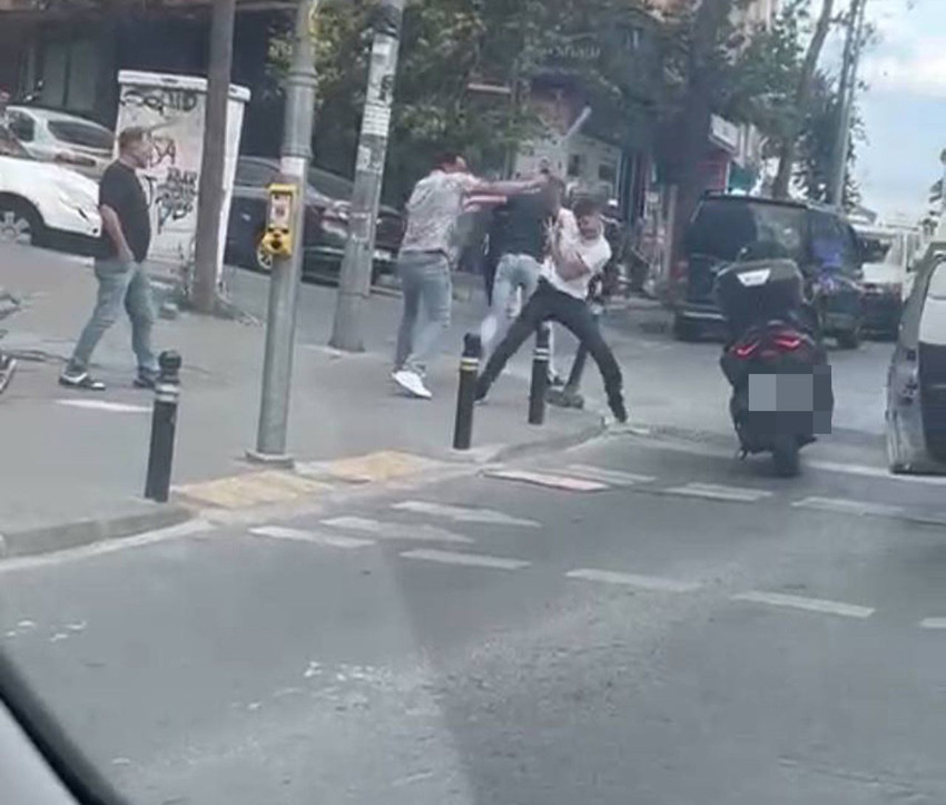 İstanbul trafiğinde sopalı, biber gazlı yol verme kavgası - Resim: 4