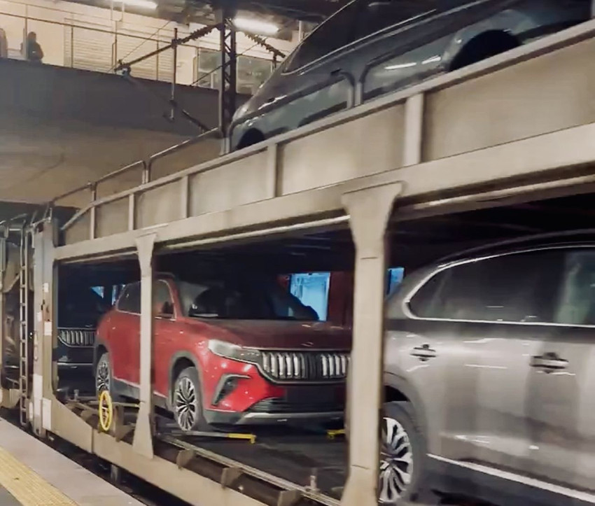 TOGG T10X ve TOGG T10F'ler trenlere yüklendi; yerli otomobilin Avrupa yolculukları başladı - Resim: 4