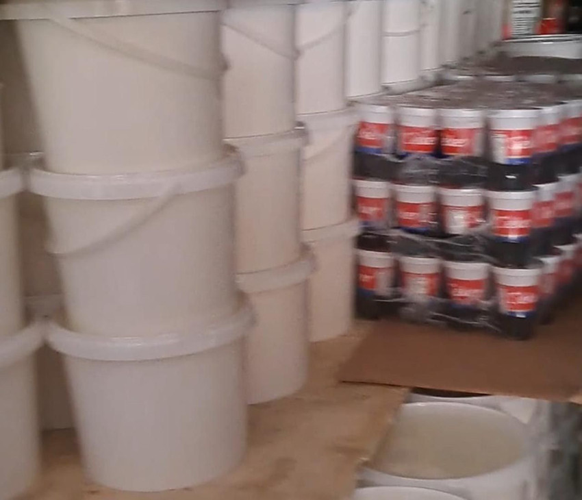 Depodan tonlarca tarihi geçmiş gıda fışkırdı! - Resim: 2