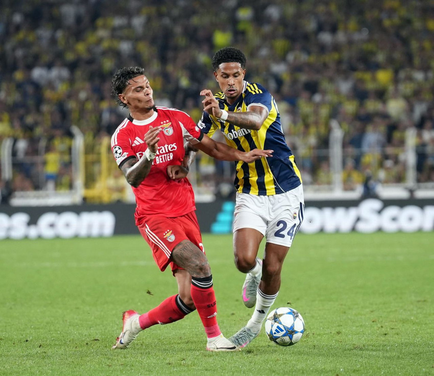 Fenerbahçe, 10 kişi kalan Benfica ile Kadıköy'de berabere kaldı - Resim: 3